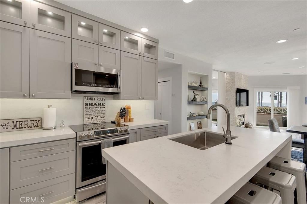 900 Pacific Coast, Huntington Beach CA 92648 - photo 9
