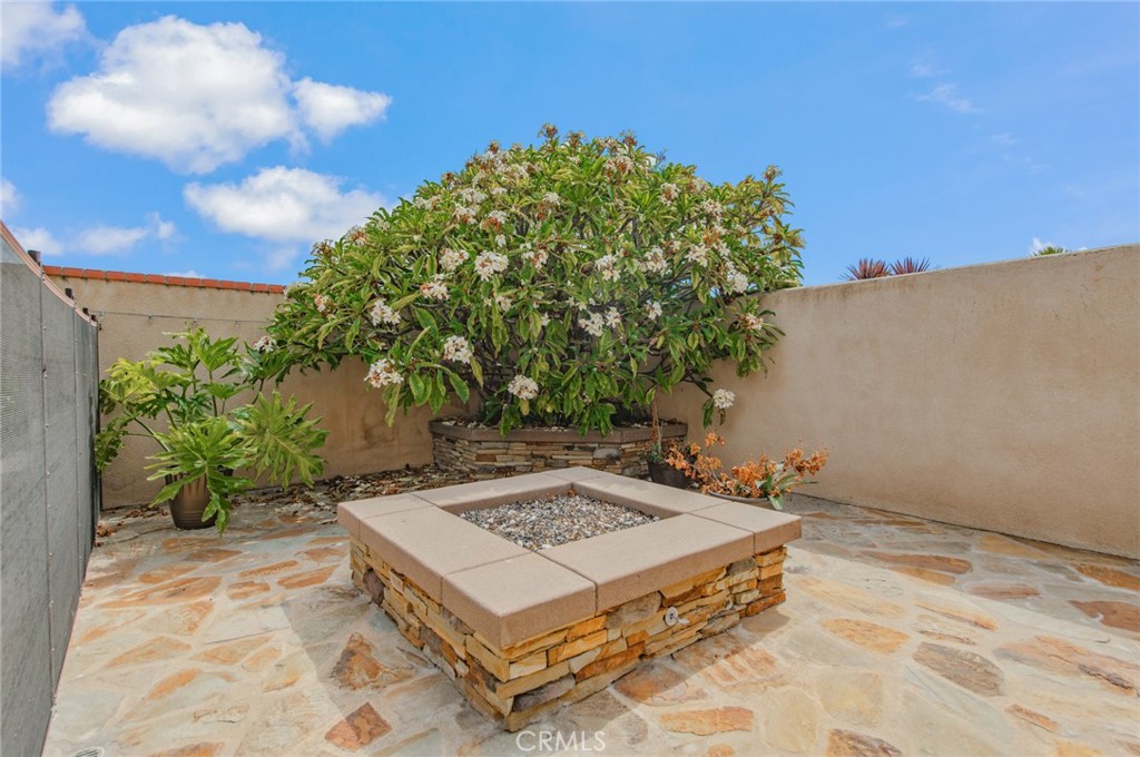 9042 Santiago Dr, Huntington Beach CA 92646 - photo 8