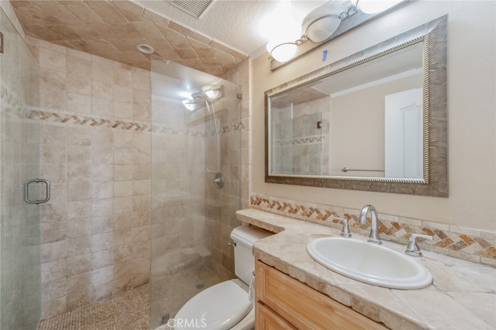 9042 Santiago Dr, Huntington Beach CA 92646 - photo 18