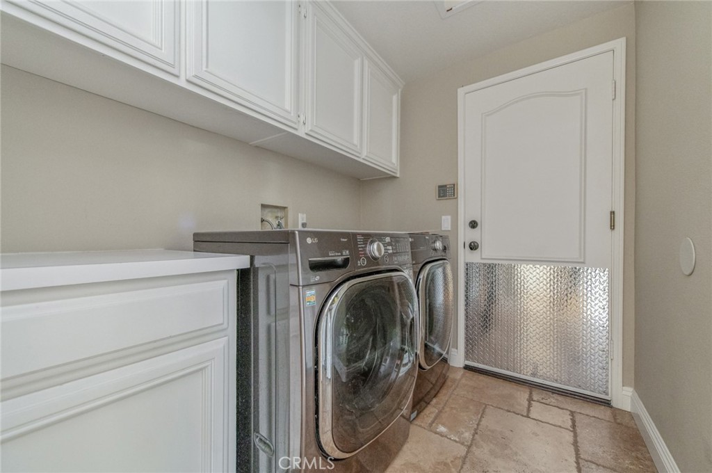 9042 Santiago Dr, Huntington Beach CA 92646 - photo 33