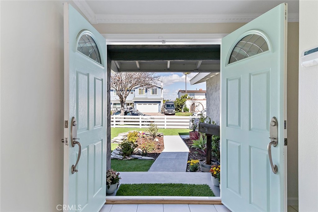 9102 Warfield, Huntington Beach CA 92646 - photo 3