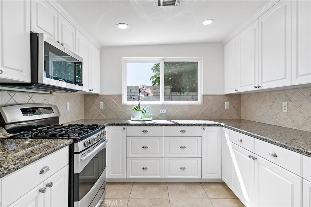 9102 Warfield, Huntington Beach CA 92646 - photo 13