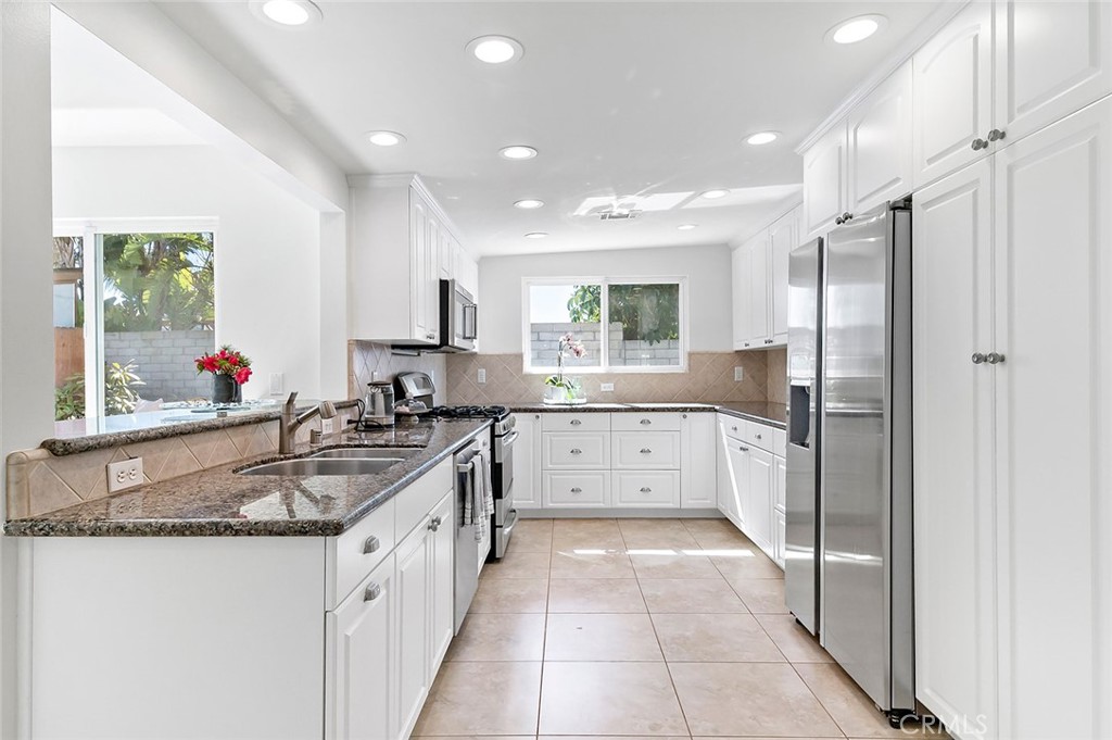 9102 Warfield, Huntington Beach CA 92646 - photo 14