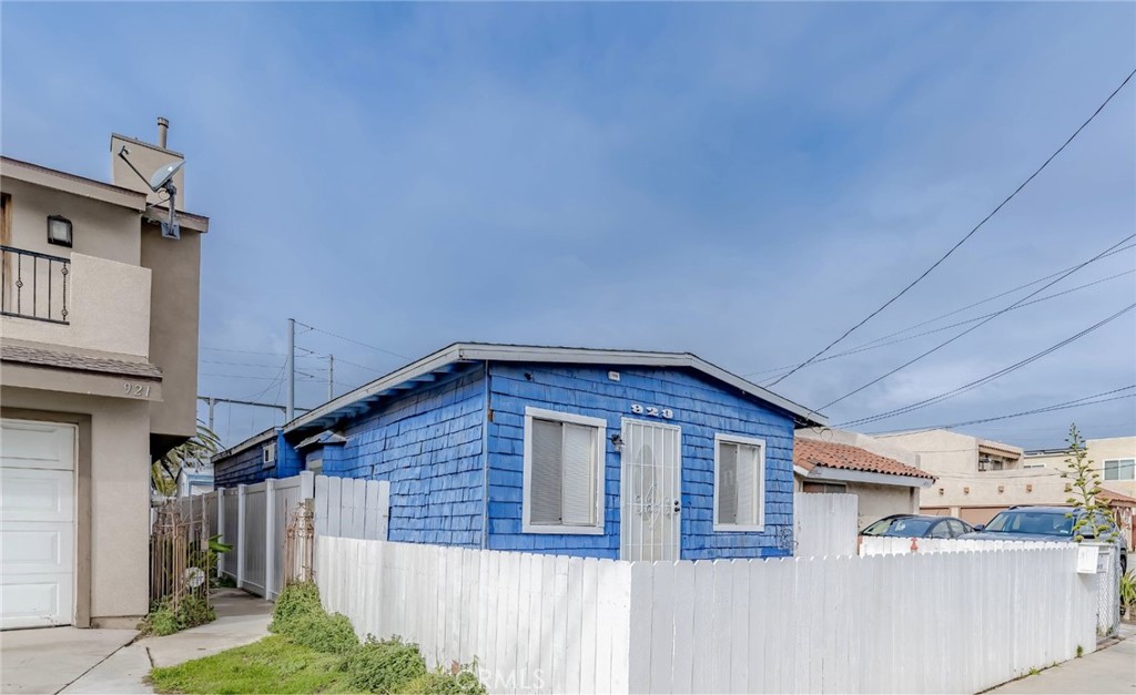 923 Alabama Street, Huntington Beach CA 92648 - photo 1