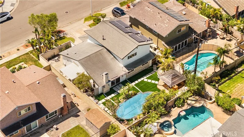 9331 CAPE COD Drive, Huntington Beach, CA 92646