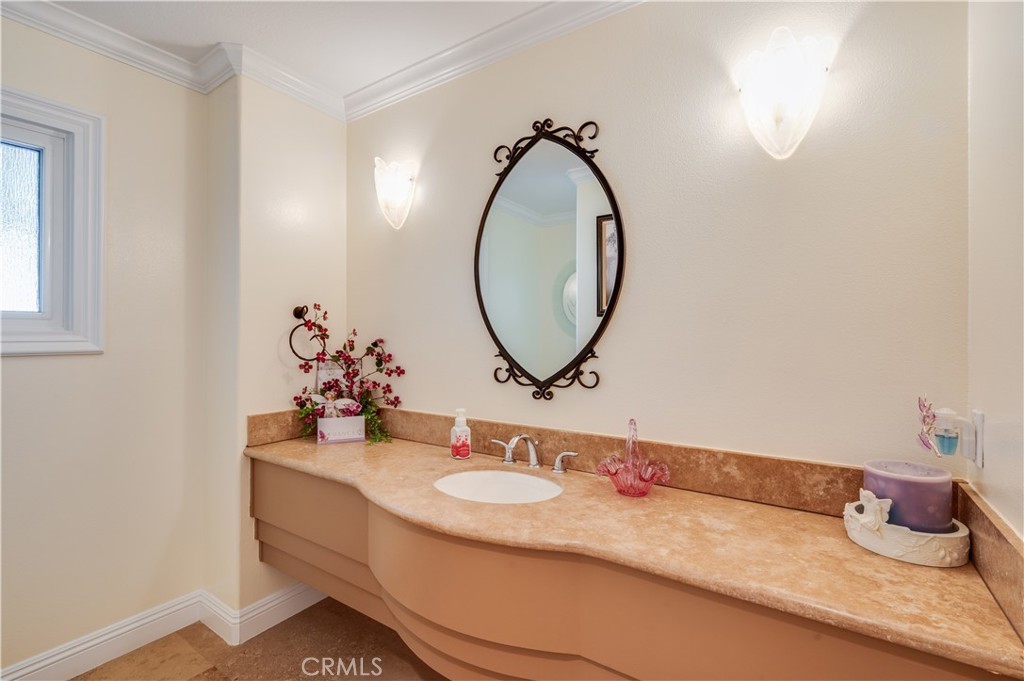 Large Upgraded Guest Bathroom Downstairs - 9332 Power, Huntington Beach CA 92646 - photo 20