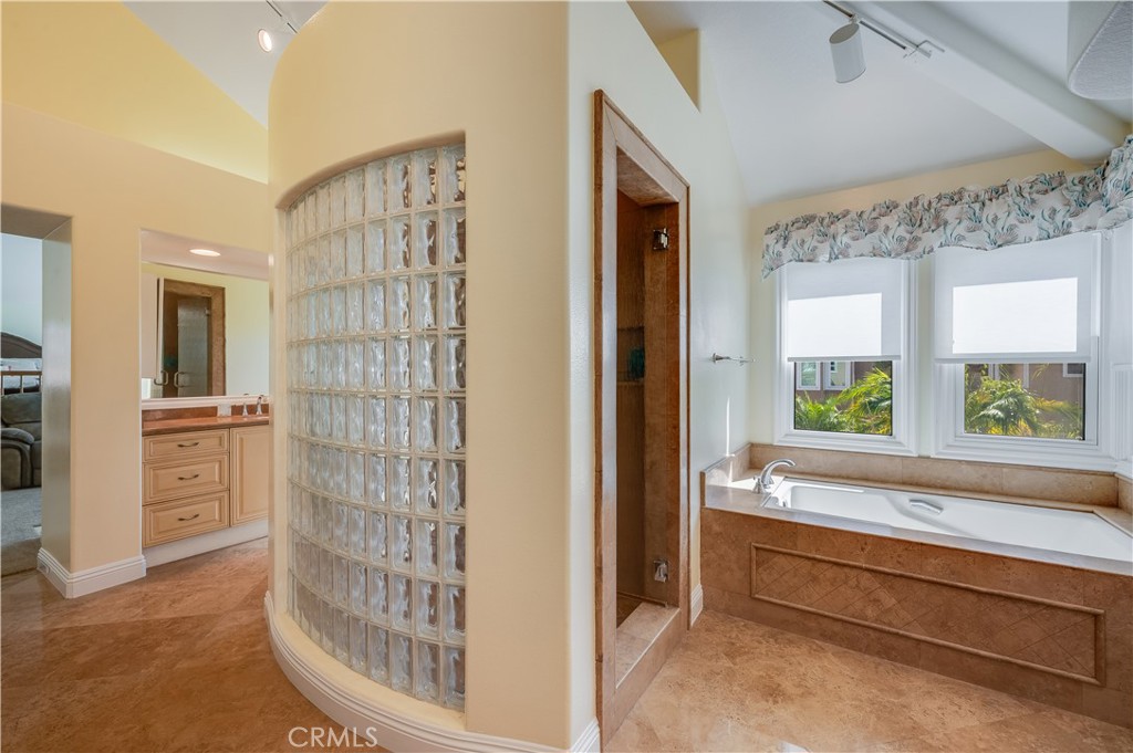 Primary Shower and Built-in Soaking Tub - 9332 Power, Huntington Beach CA 92646 - photo 35