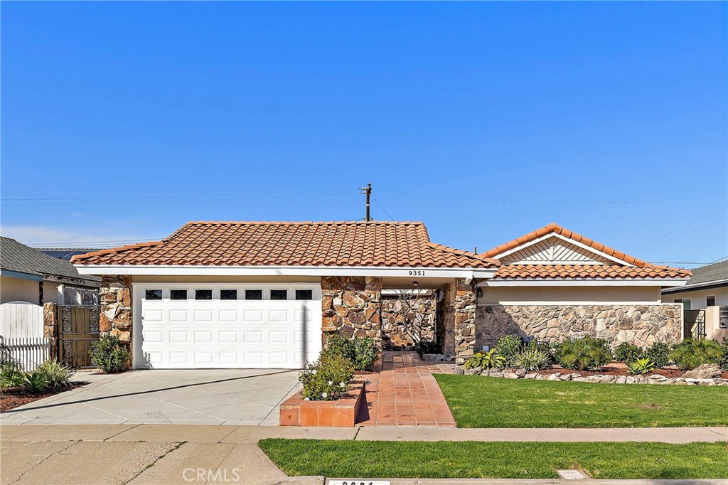 9351 Leilani, Huntington Beach CA 92646 - photo 1
