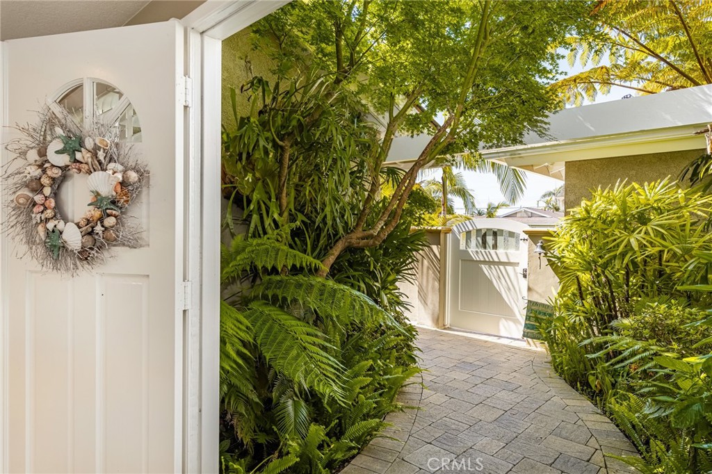 9442 Tiki Circle, Huntington Beach CA 92646 - photo 3