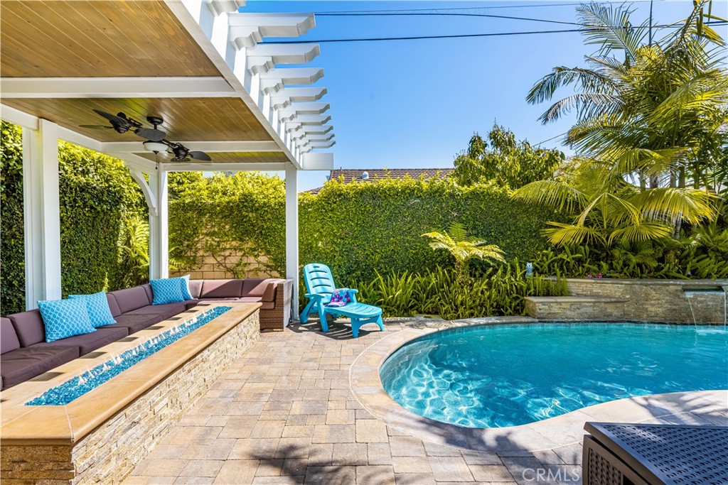9442 Tiki Circle, Huntington Beach CA 92646 - photo 5