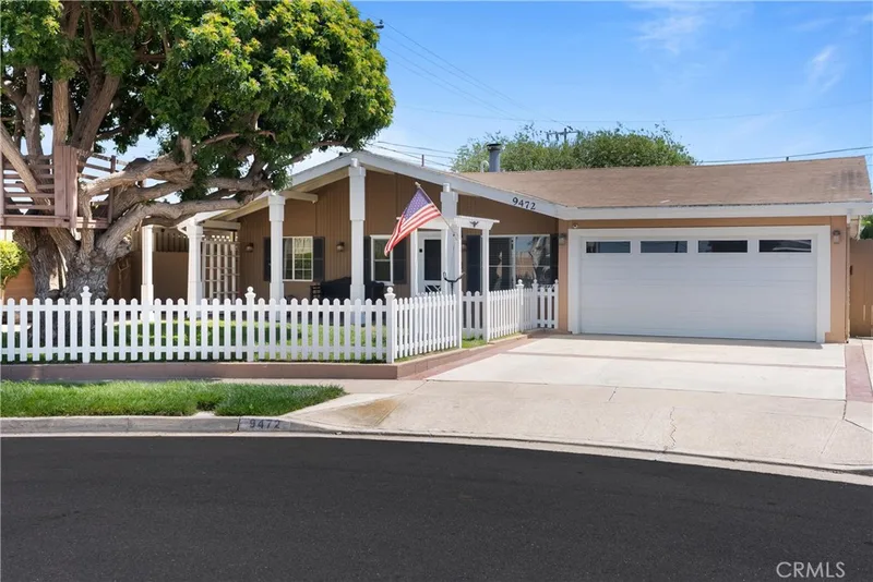 9472 Karen, Huntington Beach, CA 92646