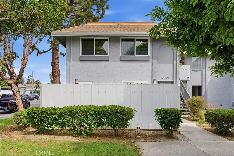 9582 Pettswood, Huntington Beach, CA 92646