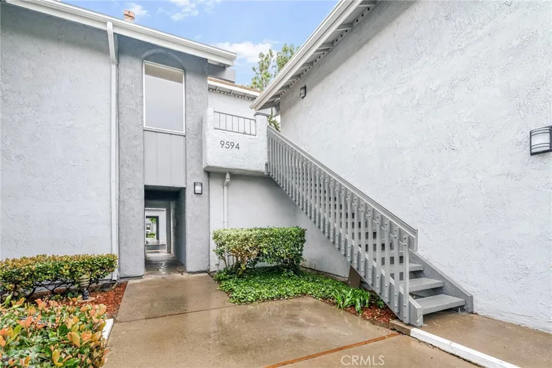 9594 Pettswood 4, Huntington Beach, CA 92646