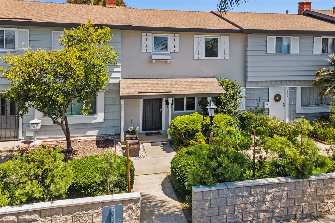 Welcoming front entrance - 9675 Adams Avenue, Huntington Beach CA 92646 - photo 1