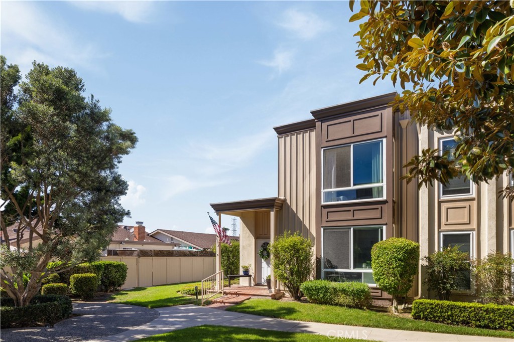 9692 Brookhaven, Huntington Beach CA 92646 - photo 3