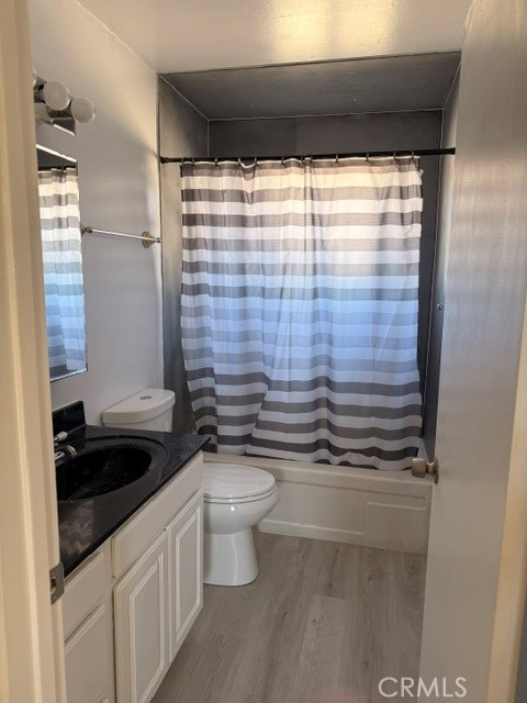 Upstairs Bathroom/Shower/Tub - 9711 Adams, Huntington Beach CA 92646 - photo 7