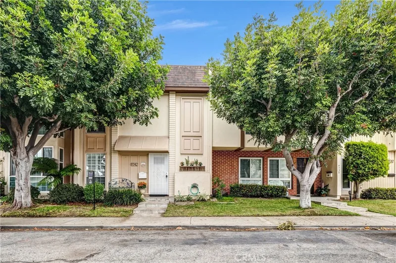 9742 Villa Pacific, Huntington Beach, CA 92646