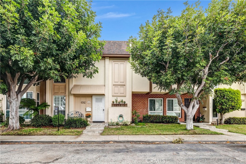 9742 Villa Pacific, Huntington Beach CA 92646 - photo 1