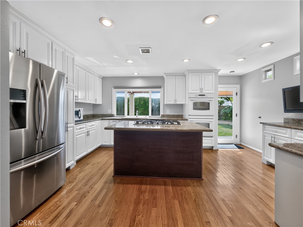 9772 Kite, Huntington Beach CA 92646 - photo 11