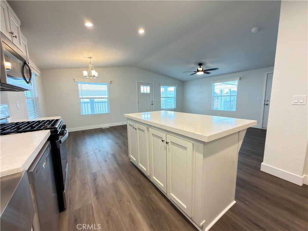 9850 Garfield Ave 18, Huntington Beach CA 92646 - photo 33
