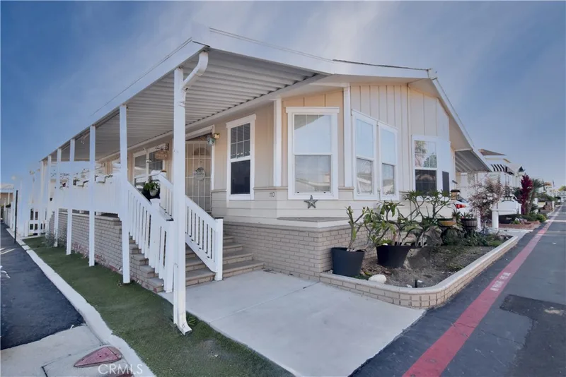 9850 Garfield Avenue 110, Huntington Beach, CA 92646