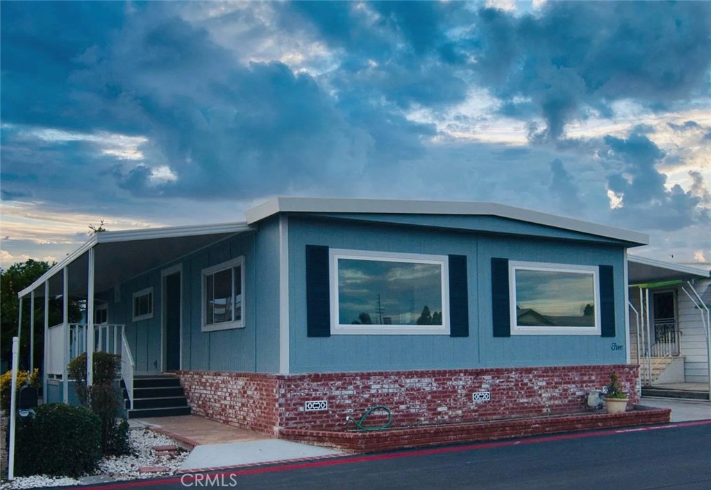 9850 Garfield Avenue 5, Huntington Beach CA 92646 - photo 1