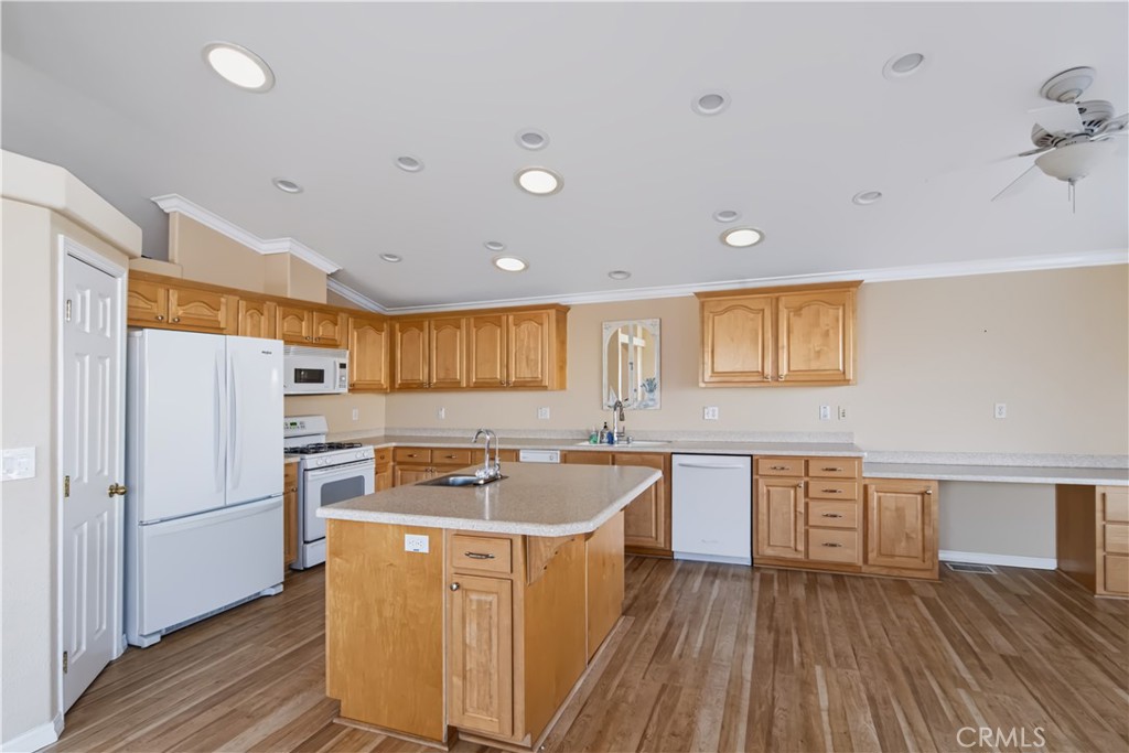 9850 Garfield Avenue 53, Huntington Beach CA 92646 - photo 11