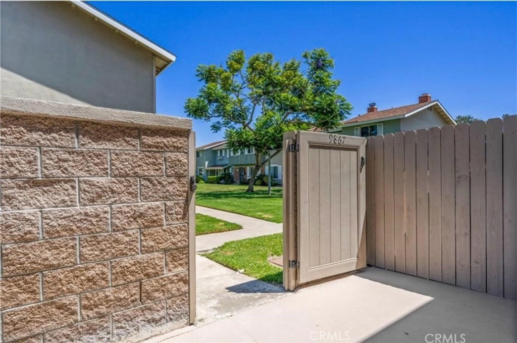 9867 Continental, Huntington Beach CA 92646 - photo 24