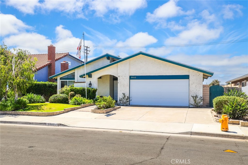 9882 Hot Springs Drive, Huntington Beach CA 92646 - photo 1