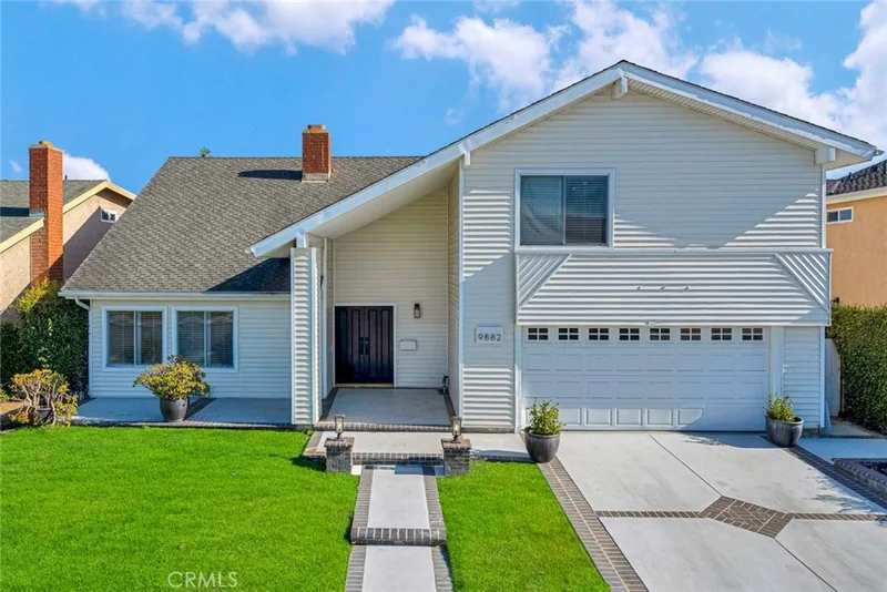 9882 Kings Canyon Drive, Huntington Beach, CA 92646