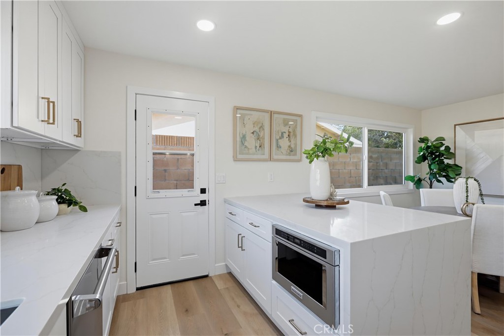 9921 Garrett Circle, Huntington Beach CA 92646 - photo 13