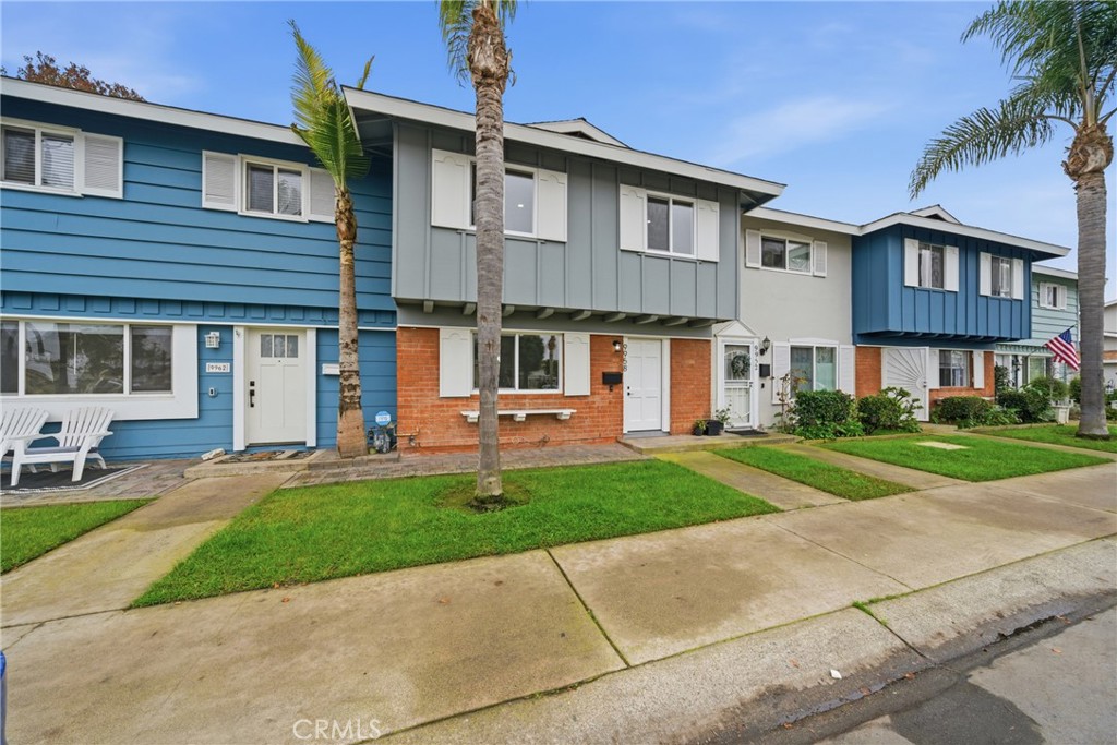 Two-story townhome in the heart of South HB! - 9958 Continental Drive, Huntington Beach CA 92646 - photo 1