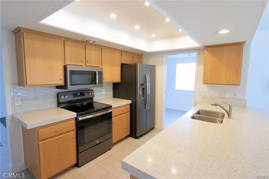 9972 Spinnaker Drive, Huntington Beach CA 92646 - photo 4