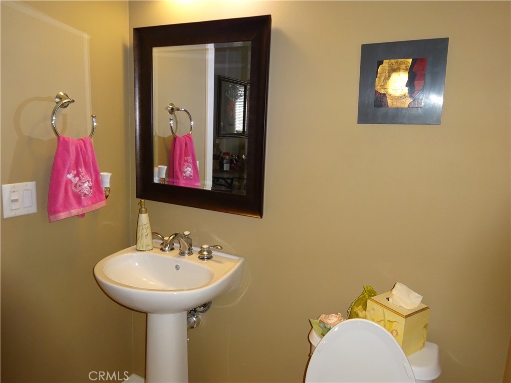 Powder Room - 10 Iceberg Rose, Irvine CA 92620 - photo 5