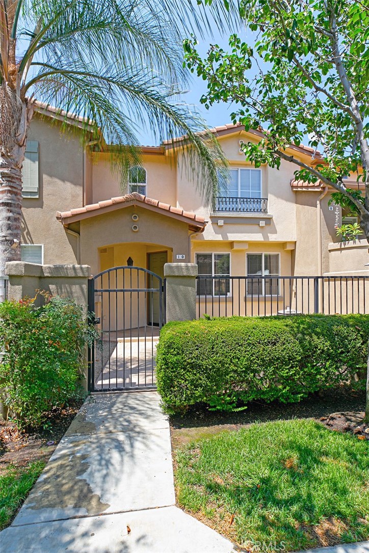 Gated front patio. - 10 New Market, Irvine CA 92602 - photo 2