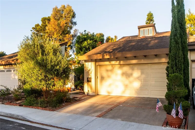 10 Oak Tree Lane, Irvine, CA 92612
