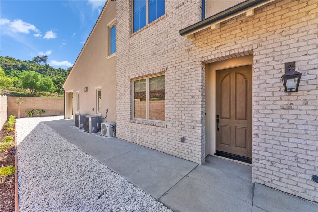 100 Bozeman, Irvine CA 92602 - photo 34