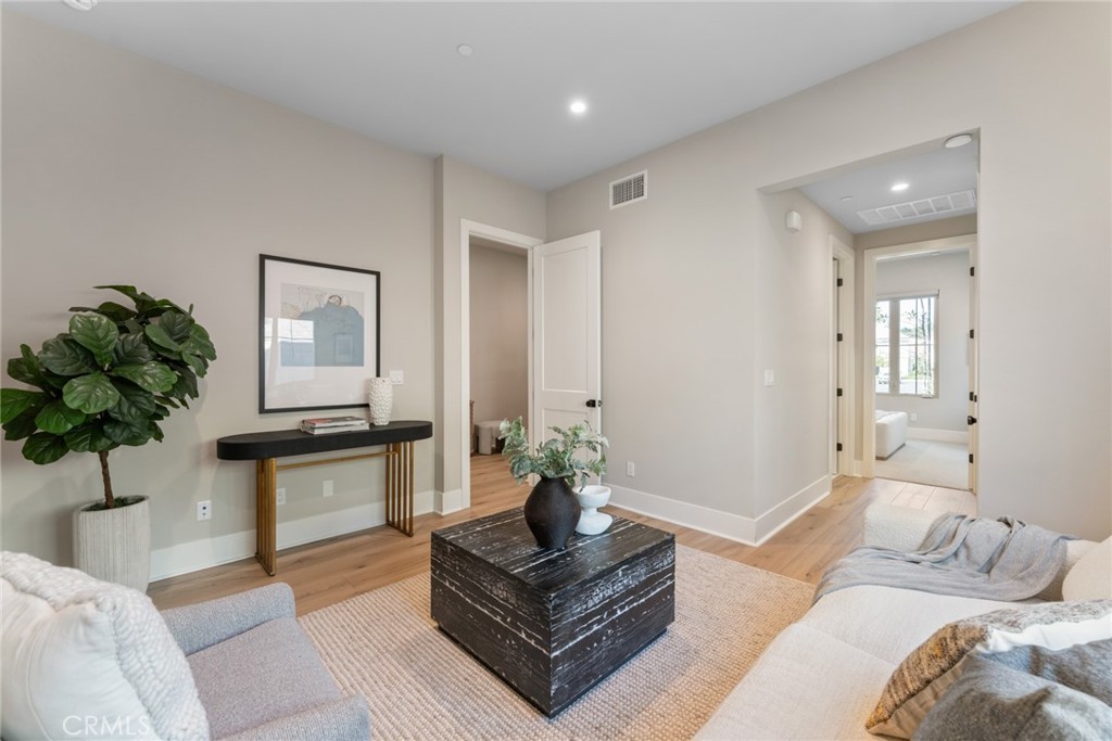 100 Bozeman, Irvine CA 92602 - photo 36