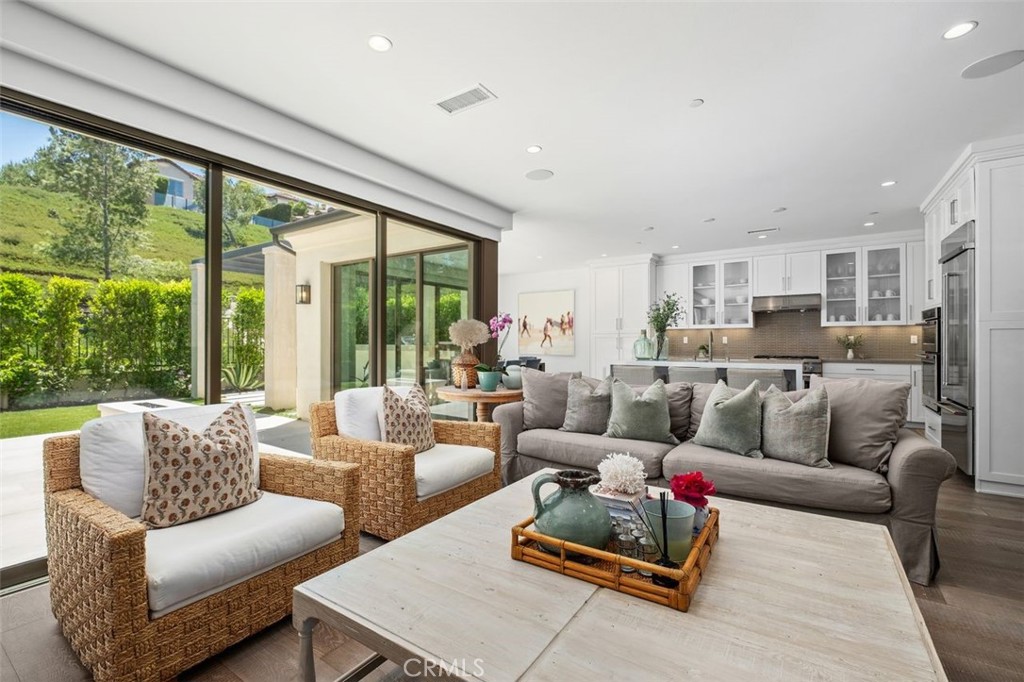 100 Della, Irvine CA 92602 - photo 2