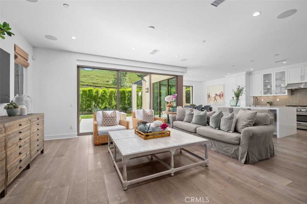 100 Della, Irvine CA 92602 - photo 9