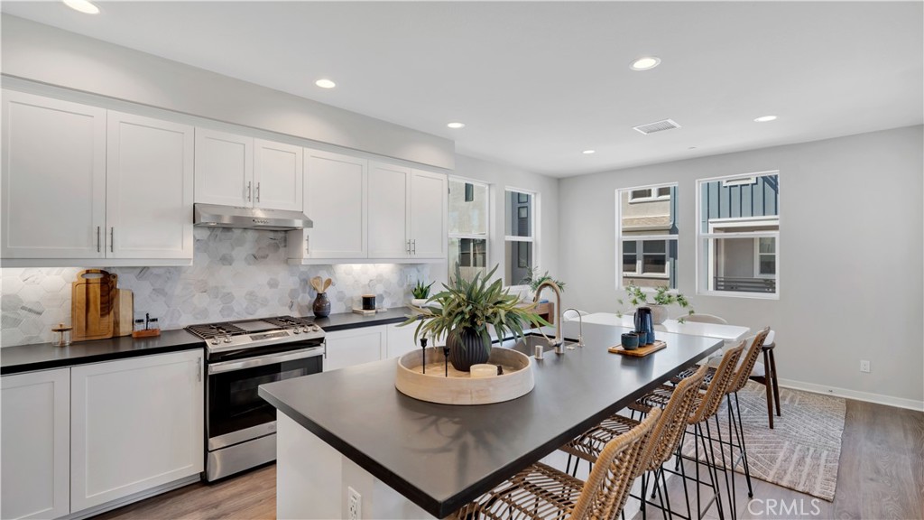 Kitchen - 100 Tenor, Irvine CA 92618 - photo 10