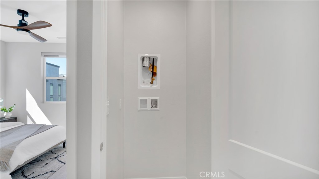 Upper Level Laundry - 100 Tenor, Irvine CA 92618 - photo 20