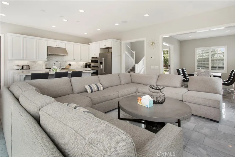 101 Ovation, Irvine