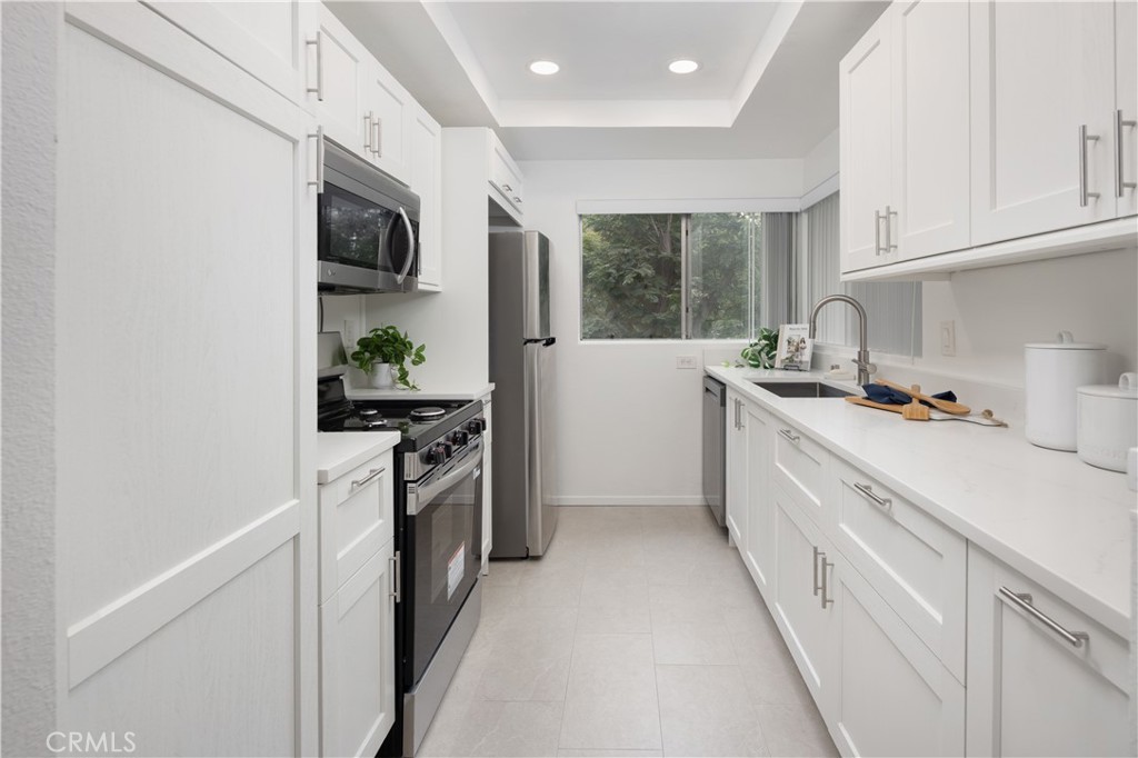 101 Rockwood 52, Irvine CA 92614 - photo 5