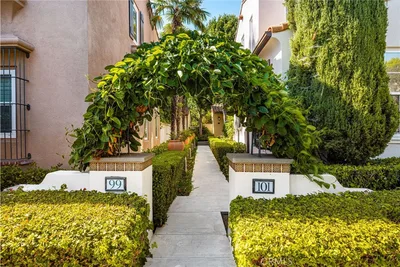 101 Talmadge, Irvine