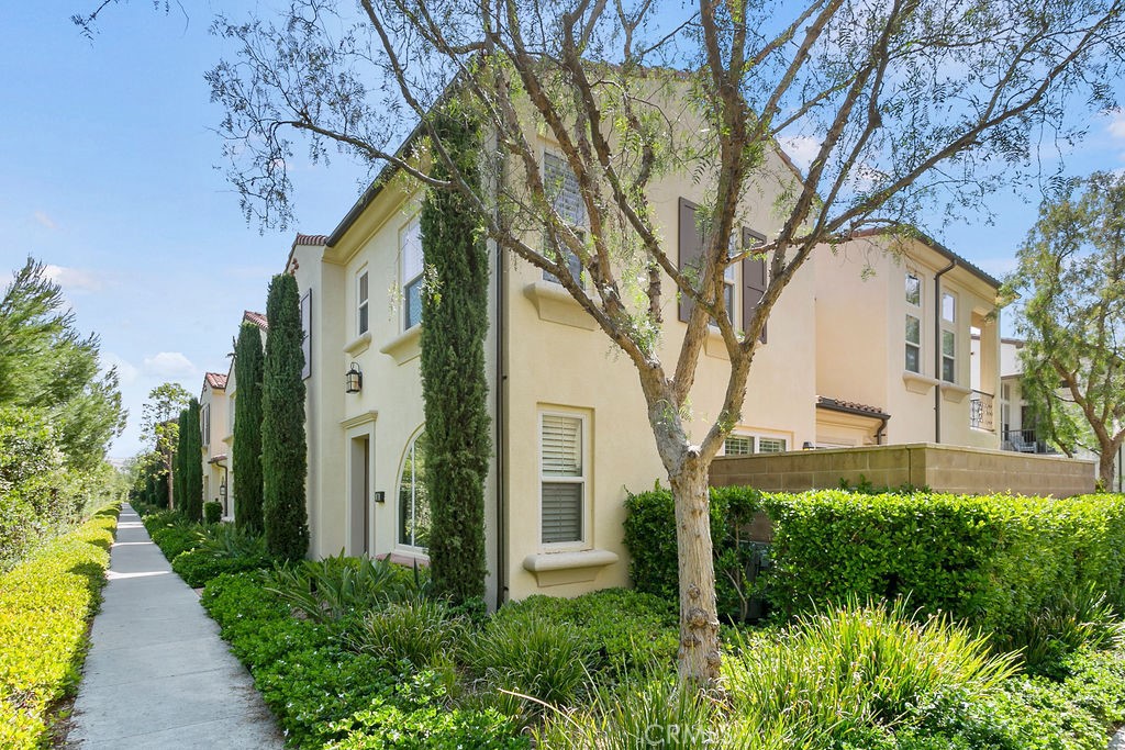 101 Thornhurst, Irvine CA 92620 - photo 2