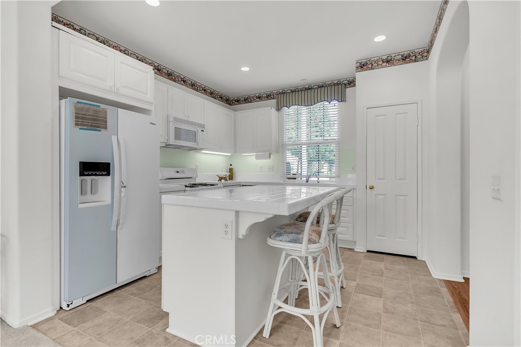 Kitchen 2 - 101 Waterman 153, Irvine CA 92602 - photo 13