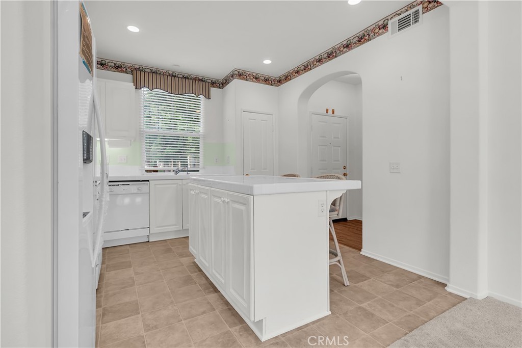 Kitchen 3 - 101 Waterman 153, Irvine CA 92602 - photo 14