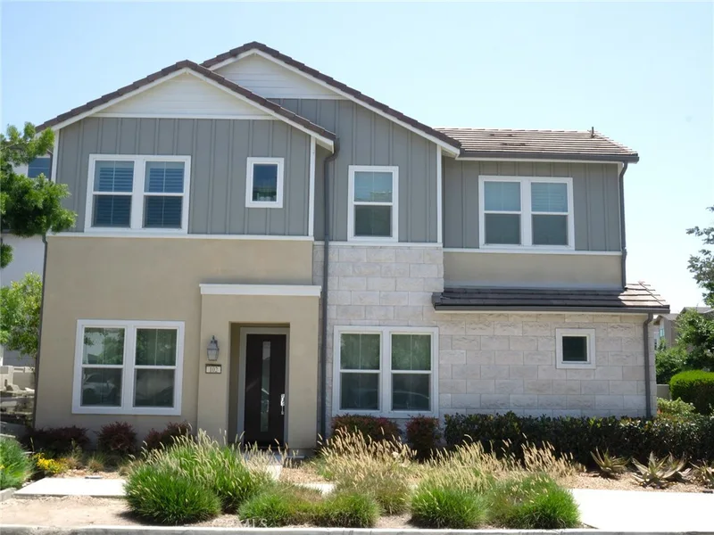 102 Sculpture, Irvine, CA 92618