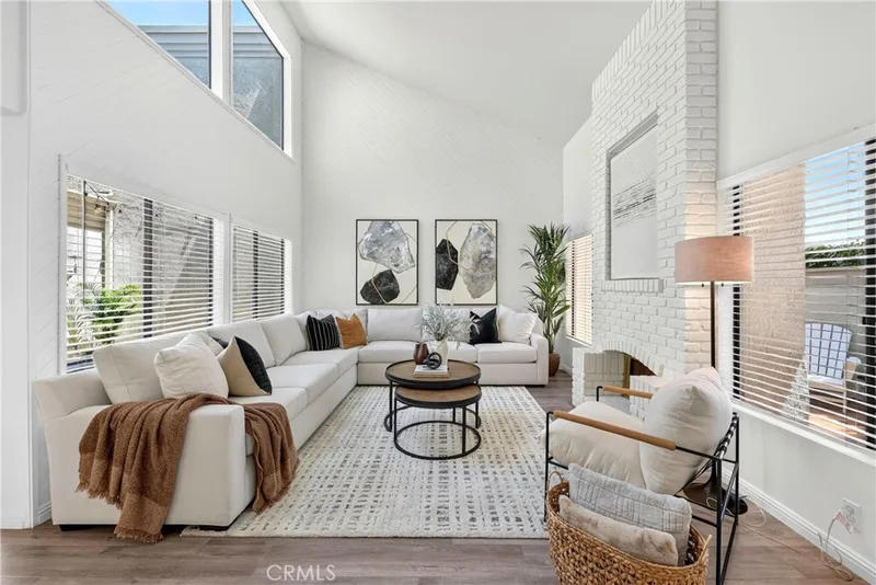104 Navarre, Irvine, CA 92612